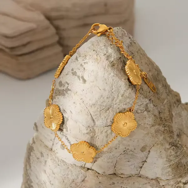 Golden_Stainless_Steel_And_Hypoallergenic_Coating_Bracelet_For_Women